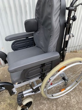 Wózek inwalidzki stabilizujący pielęgnacyjny 46cm INVACARE rea clematis 125