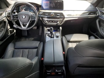 BMW Seria 5 G30-G31 2022 BMW Seria 5 540xi 2022 3.0l 3.0 Benzyna 335KM, zdjęcie 8