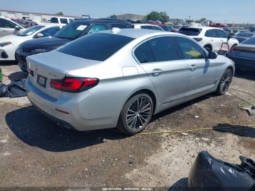 BMW Seria 5 G30-G31 2021 BMW Seria 5 530e, 2021r., 2.0L 2.0 Benzyna 181KM, zdjęcie 2