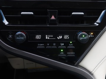 Toyota Camry IX Sedan 2.5 Hybrid Dynamic Force 218KM 2022 Toyota Camry 2.5 Hybrid, Salon Polska, zdjęcie 15