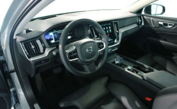 Volvo S60 III Sedan Facelifting 2.0 B5 250KM 2023 Volvo S60 Volvo S60 B5 B AWD Ultimate Dark 2.0 Benzyna 250KM, zdjęcie 10