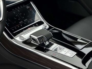 Audi A8 D5 Sedan Plug-In Facelifting 3.0 60 TFSIe 462KM 2024 Audi A8 S line,Masaz,B,HD Matrix,Night Vision 3.0 Hybryda 462KM, zdjęcie 7