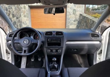 Volkswagen Golf VI Hatchback 5d 2.0 TDI 110KM 2009 Volkswagen Golf 2.0 TDI oryginalny lakier, ZERO KOROZJI nowy rozrzad, zdjęcie 6