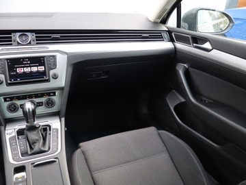 Volkswagen Passat B8 Variant 2.0 TDI BlueMotion SCR 150KM 2017 VW Passat 2.0 TDI, Salon Polska, Automat, VAT 23%, zdjęcie 7