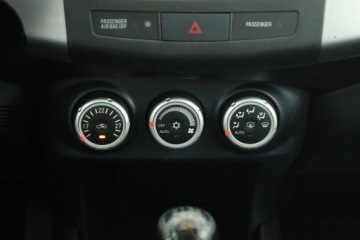 Citroen C-Crosser 2008 Citroen C-Crosser 2.2 HDI, 4X4, 7 miejsc, Xenon, zdjęcie 9