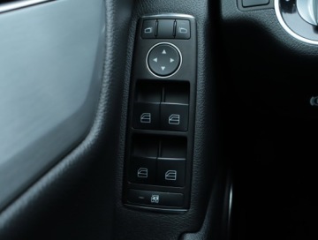 Mercedes Klasa C W204 Limuzyna 1.8 200 CGI BlueEFFICIENCY 184KM 2011 Mercedes C C 200, Salon Polska, Serwis ASO, zdjęcie 20
