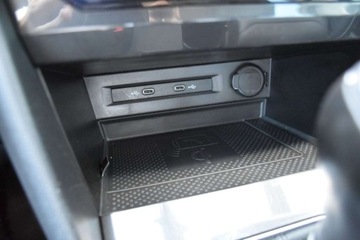 Volkswagen Tiguan II SUV Facelifting 2.0 TDI 200KM 2022 Volkswagen Tiguan 2.0 TDI 200KM 4x4 Elegance DSG MatrixACCSkoraKameraVAT23, zdjęcie 26