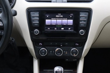 Skoda Octavia III Liftback 1.4 TSI 140KM 2015 Skoda Octavia 1.4 TSI, Salon Polska, zdjęcie 12