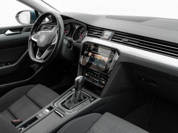 Volkswagen Passat B8 Variant Facelifting 1.5 TSI EVO 150KM 2021 Volkswagen Passat 1.5 TSI Business DSG HAK LED, zdjęcie 31