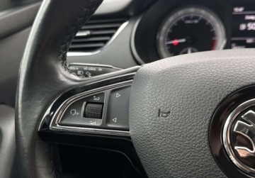 Skoda Octavia III Kombi Facelifting 2.0 TDI 184KM 2020 Skoda Octavia 4x4 2.0 TDI 184KM Style Kamera Czujniki Led Climatronic Podg, zdjęcie 18