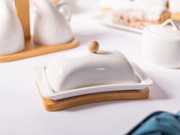 МАСЛЕНКА НА ДОСКЕ С КРЫШКОЙ, белая масленка