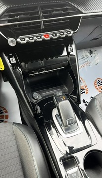 Peugeot 2008 II SUV 1.2 PureTech 130KM 2021 Peugeot 2008 Automat/Manetki /ALLURE/ Salon Pl/, zdjęcie 20