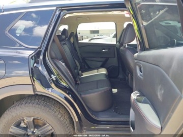 Nissan 2025 Nissan Rogue Rock Creek 2025 1.5 Benzyna 201KM, zdjęcie 13