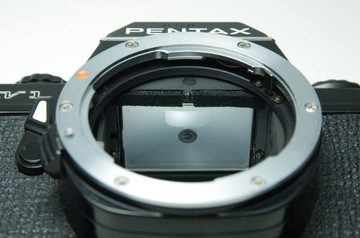 Pentax MV1 - аналоговый корпус