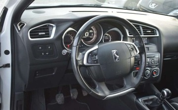 DS 4 I Hatchback Facelifting 2015 1.2 PureTech 131KM 2016 Citroen DS4 Citroen DS4 1.2 Benzyna 130KM, zdjęcie 5