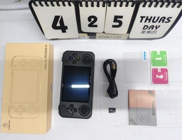 RG35XX H PRZENOŚNA MINI KONSOLA RETRO 5515 GIER Z EKRANEM 3.5'' 64 GB