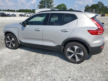 Volvo XC40 2023 Volvo XC 40 Plus 2023 2.0l 2.0 Benzyna 247KM, zdjęcie 1