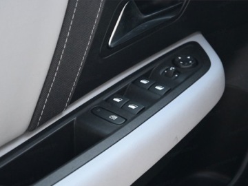 Citroen C4 IV 2026 Od ręki - Max eDCT6 1.2 mHEV 145KM / Pakiet Zimowy, Techno, zdjęcie 3