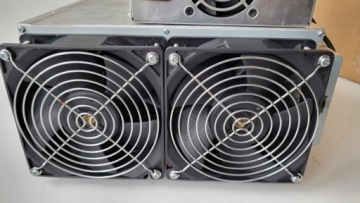 BITCOIN CRYPTOCURRENCY DIGGER INNOSILICON T2TH 30T ХОРОШЕЕ СОСТОЯНИЕ WARR.