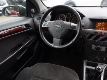 Opel Astra H Hatchback 5d 1.7 CDTI ECOTEC 80KM 2004 Opel Astra 1.7 CDTI, Klima, Klimatronic,ALU, zdjęcie 6