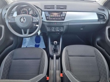 Skoda Fabia III Hatchback Facelifting 1.0 TSI 95KM 2019 Skoda Fabia Skoda Fabia 1.0 TSI Ambition Benzyna 95KM, zdjęcie 2