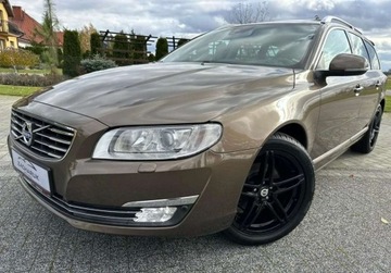 Volvo V70 III Kombi Facelifting 2.0 D4 DRIVE-E 181KM 2015 Volvo V70 2.0D4 Summum Full Opcja Xenon Szyber Nordic Serwis Zadbane 1-wla, zdjęcie 13