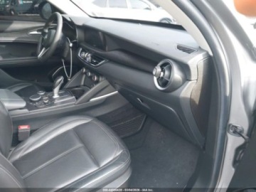 Alfa Romeo Stelvio SUV 2.0 Turbo 280KM 2018 Alfa Romeo Stelvio 2018 r., 2,0L AWD 2.0 Benzyna 280KM, zdjęcie 7