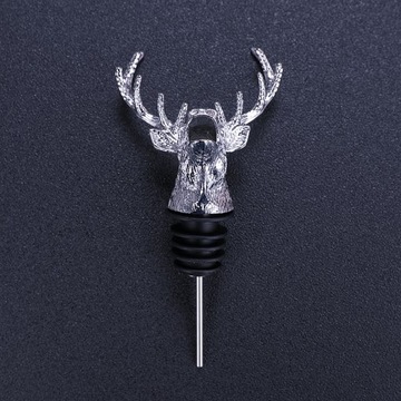 Бутылки виски с винным ликером Deer Head