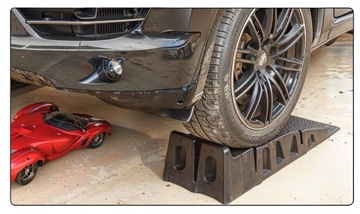 2 АВТОМОБИЛЬНЫХ ПОДЪЕЗДА, РАСПЫЛКИ ДЛЯ МАСТЕРСКИХ, ШИРОКИЕ ПОДЪЕМНЫЕ ПЛАТФОРМЫ 3 Т.