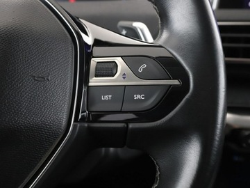 Peugeot 3008 II Crossover 1.2 PureTech 130KM 2017 Peugeot 3008 FV23% Allure automat navi virutal, zdjęcie 32