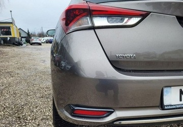 Toyota Auris II Hatchback 5d Facelifting 1.2 D-4T 116KM 2016 Toyota Auris Automat Bogata wersja Zarejestrowany 1.2 Benzyna 116KM, zdjęcie 11
