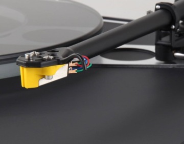 Rega Planar 3 (Exact) Глянцевый красный / P3