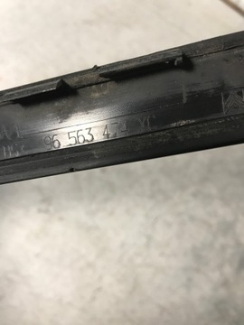 НАКЛАДКА ПЕРЕДНЕГО ОКНА ЛЕВАЯ CITROEN C4 I 96563474