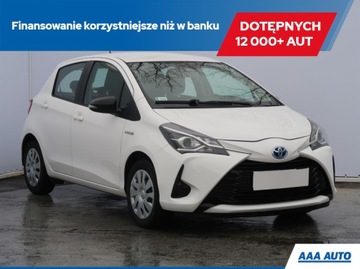 Toyota Yaris III Hatchback 5d Facelifting Hybrid 100KM 2017 Toyota Yaris 1.5 Hybrid, Salon Polska