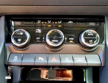 Skoda Karoq Crossover 1.0 TSI 115KM 2020 Skoda Karoq Mega kolorZarejestrowana Benzyna 116KM, zdjęcie 32