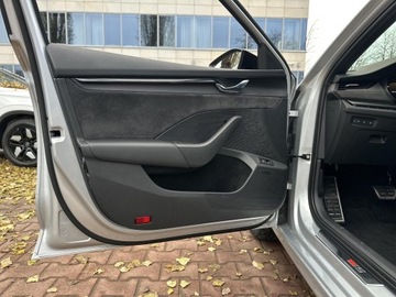 Skoda Octavia IV Kombi 2.0 TDI SCR 200KM 2022 Skoda Octavia VRS 2.0TDI 200KM 4x4 HAK, System Lig, zdjęcie 9