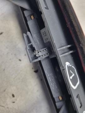 LAMPA TŘETÍ SVĚTLO STOPU OPEL CORSA E 2016 510511640