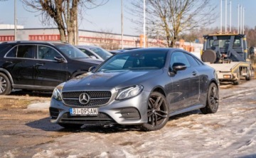 Mercedes Klasa E W213 Cabrio 2.0 200 184KM 2018 Mercedes-Benz Klasa E Mercedes-Benz Klasa E W213 2.0 4Matic 184KM AMG-Line