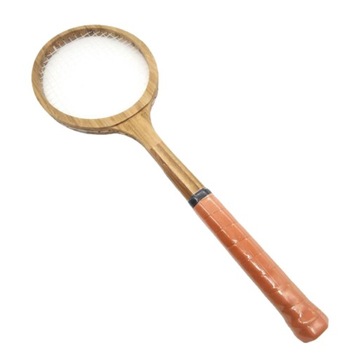 Деревянные теннисные ракетки с нескользящими ручками.