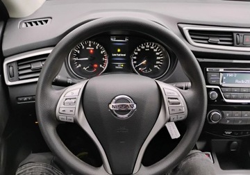 Nissan Qashqai II Crossover 1.2 DIG-T 115KM 2015 Nissan Qashqai 2015r, Salonowy, 1.2 Benzyna. Uszkodzony. Poobijany. Jezdzi., zdjęcie 11