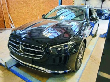 Mercedes Klasa E W214 2023 Mercedes-Benz E 220 D 4MATIC T 9G-TRONIC