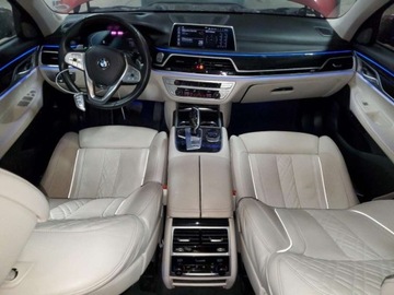 BMW Seria 7 G70 2022 BMW Seria 7 750XI 2022 4.4l 4.4 Benzyna 523KM, zdjęcie 8