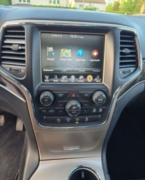 Jeep Grand Cherokee IV Terenowy Facelifting 5.7 V8 HEMI 352KM 2014 Jeep Grand Cherokee Jeep Grand Cherokee 5.7 V8 HEMI Summit 5.7 Benzyna, zdjęcie 23