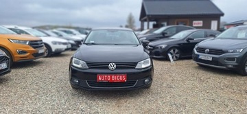 Volkswagen Jetta VI Sedan 2.0 TDI CR DPF 140KM 2013 Volkswagen Jetta automat mały przebieg, zdjęcie 1