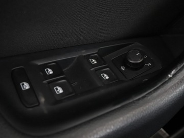 Volkswagen Passat B8 Variant 1.4 TSI BlueMotion Technology ACT 150KM 2016 Volkswagen Passat klima auto navi grzane fotele, zdjęcie 34