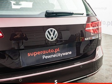 Volkswagen Passat B8 Variant 2.0 TDI BlueMotion SCR 190KM 2017 Od ręki - VOLKSWAGEN Passat 2.0 TDI Highline Combi 190KM 2017, zdjęcie 24