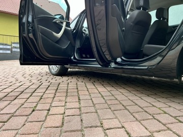 Opel Astra J Hatchback 5d 1.4 Twinport ECOTEC 100KM 2012 Opel Astra TYLKO125tyśkm SELECTION 2012 Klima 5D ZADBANA 1.4 Zwykła Benzyna, zdjęcie 11