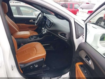 Chrysler Pacifica II 2024 Chrysler Pacifica Pinnacle 2024 3.6 Benzyna 287KM, zdjęcie 9