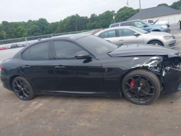 Alfa Romeo Giulia II Sedan Facelifting 2.0 Turbo 280KM 2021 Alfa Romeo Giulia 2021 ALFA ROMEO GIULIA TI RWD 2.0 Benzyna 280KM, zdjęcie 7
