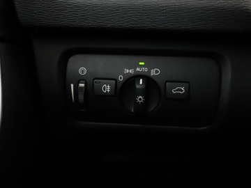 Volvo V40 II Hatchback Facelifting 2.0 D2 120KM 2017 Volvo V40 Momentum automat navi PDC grzane fotele, zdjęcie 30